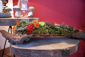 Herbstlicher Blumenschmuck als Accessoire für schönes Wohnen.