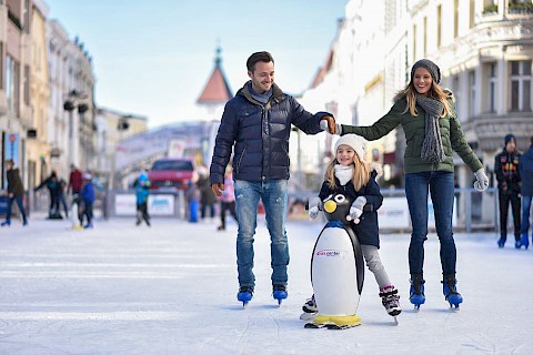 Eislaufen am Welser Stadtplatz 2020 für die ganze Familie